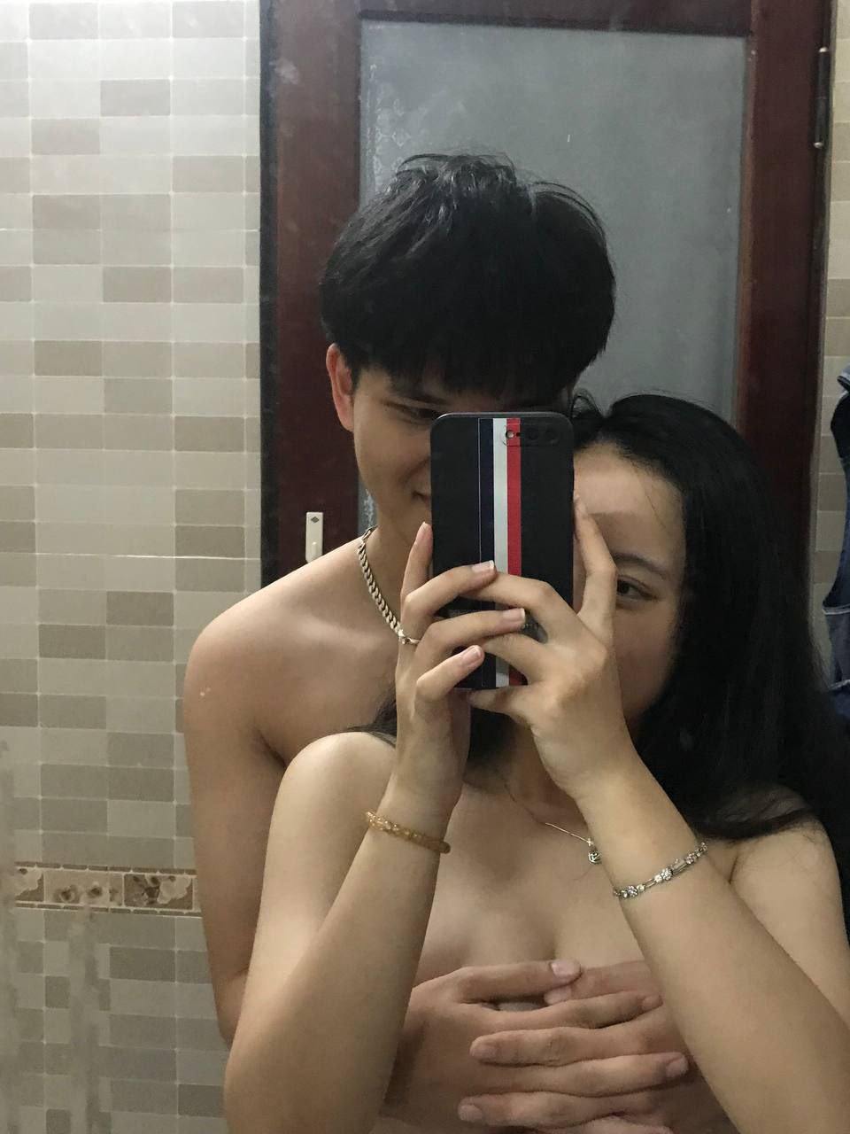 Sex hoang dã thú vị trên đỉnh công viên, người phụ nữ trưởng thành cho biết cô ấy thích sự phấn khích
