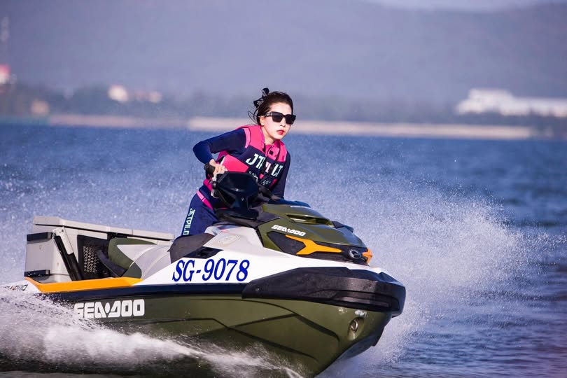 Em Ông chồng dâm tặc Trả bài bồn chứa tinh của anh trai khi ở nhà anh trai vì thất nghiệp